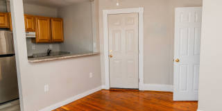 2010 Rosewood Ave Gallery 7