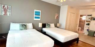 401 Collins Ave Gallery 1