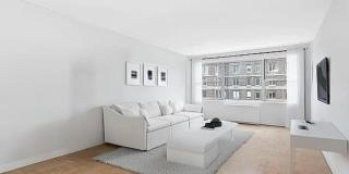 77 W 55th Street Gallery 1