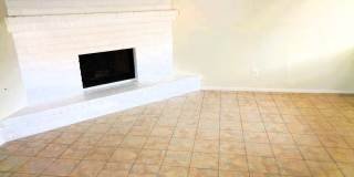 Adorable Single Level Eastside Duplex With Evaporative Air Located In Quiet Neighborhood Gallery 4