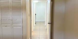 2811 N Oakland Forest Dr Gallery 14