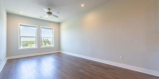 Stylish 2 bedroom, 2 bathroom Condo in East Austin. Must See Oportunity! Gallery 7