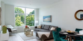 Station Square Gallery 15