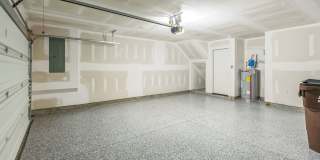 Three-story townhome offers a spacious layout with 3 BR and 3.5 bathroom in Nashville Gallery 30