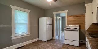 Updated 2 bed/1 bath, 780 sqft home! 1522 W High St in Springfield MO. Gallery 9