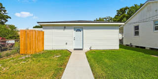 230 1/2 Morrison Avenue Gallery 1