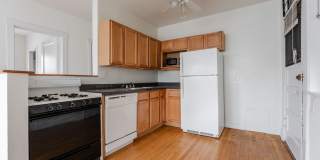 North Center / St. Bens - 2 Bed / 1 Bath - Heat Included Gallery 6