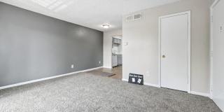 Pine Creek Apartments Gallery 16