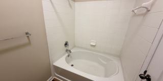 2/2 Oakleaf Townhome! Amenities! Garage Parking! Gallery 9