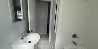 229 Troy St Ne Gallery 1
