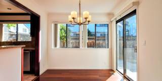 Beautiful 2bd Townhouse With Attached Garage, Private Patio, Pool/Hot Tub, & Clubhouse! Gallery 11