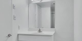 The Warwick Gallery 22