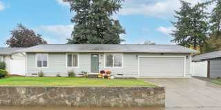 Living  Family Room! Freshly updated! Gallery 1