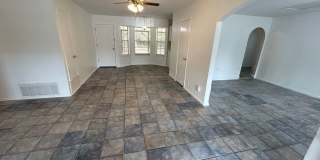 **APPLICATION RECEIVED** *MOVE IN SPECIAL* Tucked Away on a Cul-de-Sac | 3-Bedroom San Antonio Home! Gallery 6