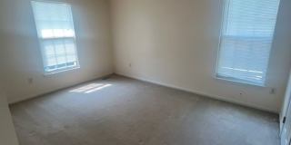 Spacious and Spectacular! 4 Bedroom home on gorgeous lot. Gallery 29