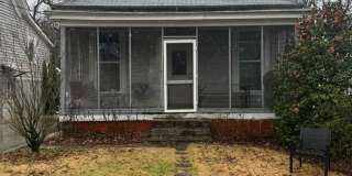 Gorgerous 3 Bedroom Walkable to Campus Gallery 1