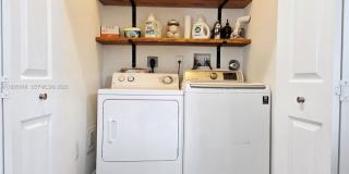 202 NE 36th Ter Gallery 31