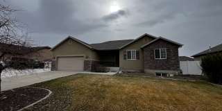 Beautiful 3 Bedroom/2 Bath Home in Springville! Gallery 1