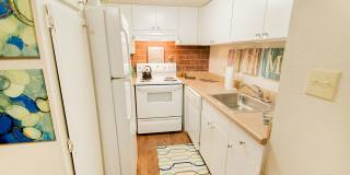 Lake Towers Apartments Gallery 5