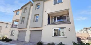 Stunning Tri-Level Townhome with Breathtaking Nevada Mountain Views Gallery 1