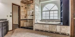 Spacious Home + East Edmond + 4 bedrooms Gallery 27