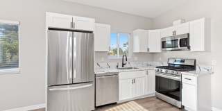 Private balcony + private patio! Gallery 5