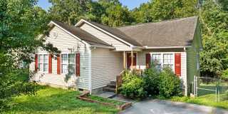 Great 4 bedroom home in South Durham right off S. Roxboro:  Available August 10th Gallery 1