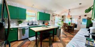 Beautifully updated home IN THE BLUFFS! Gallery 19