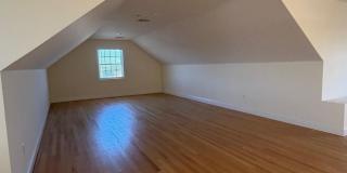 621 E Olive Street Gallery 22