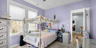 310 Lord Berkeley Drive Gallery 39