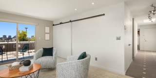 Top Floor Queen Anne Unit! (Beautiful views & 3 Parking Spaces) Gallery 13