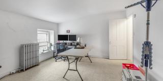 218 GRAPE Street Gallery 26