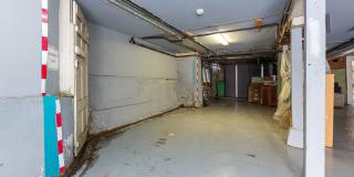 Castro: UNFURNISHED Top Floor Flat w/ Private Deck, W/D in unit & Garage Parking Gallery 71