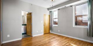 18 E MADISON Street Gallery 28