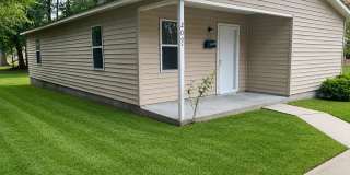 Quaint home located in City Limits Gallery 1