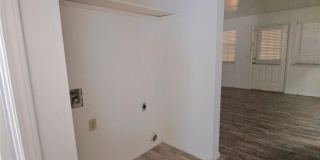1304 Halsell Street Gallery 6