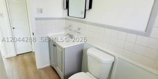 2423 Jeffcott St Gallery 9