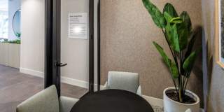 Avalon Thousand Oaks Plaza Gallery 15