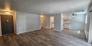 Beautifully Remodeled Condo in the Valley Gallery 1