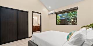 Kahala Zen: Spacious Modern Oasis w/ Studio, Garden & Lush Garden Gallery 33