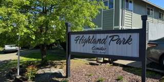 2 Bedroom Upstairs apartment For Rent Located in HOA Gallery 1