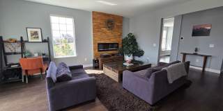 Modern 4 Bedroom 5 Bath Townhome - With Lots of Natural Light and Great Views! Gallery 12