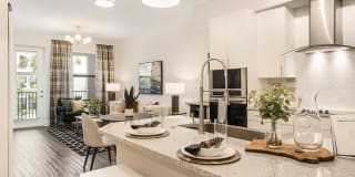 Magnolia Square Gallery 5