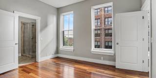 280 E Michigan Avenue Gallery 20