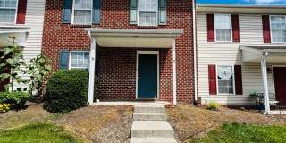 4 Bedroom, 3.5 Bath Townhouse Gallery 1