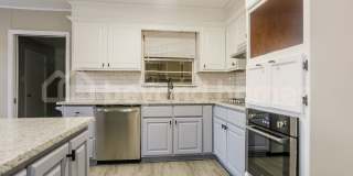 Your Dream Family House with 4 Bed and 2 Full Bath is Ready for Move-In! Your Dream Family House with 4 Bed and 2 Full Bath is Ready for Move-In! Gallery 6