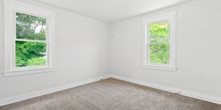 SCORE 50% OFF 1ST MONTH'S RENT IF SIGNED BY JULY 24! Spectacular 3 bedroom home in Carrick available now! Gallery 10