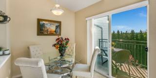 Beautiful Top Floor 2 Bed 2 Bath Condo in Factoria Beautiful Top Floor 2 Bed 2 Bath Condo in Factoria Gallery 10