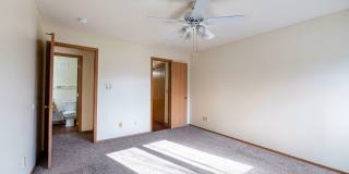 Oakland Pointe Gallery 37