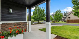 Beautiful SE Bend Home | Spacious Floorplan | Fenced Backyard | Near Parks & Trails Gallery 5